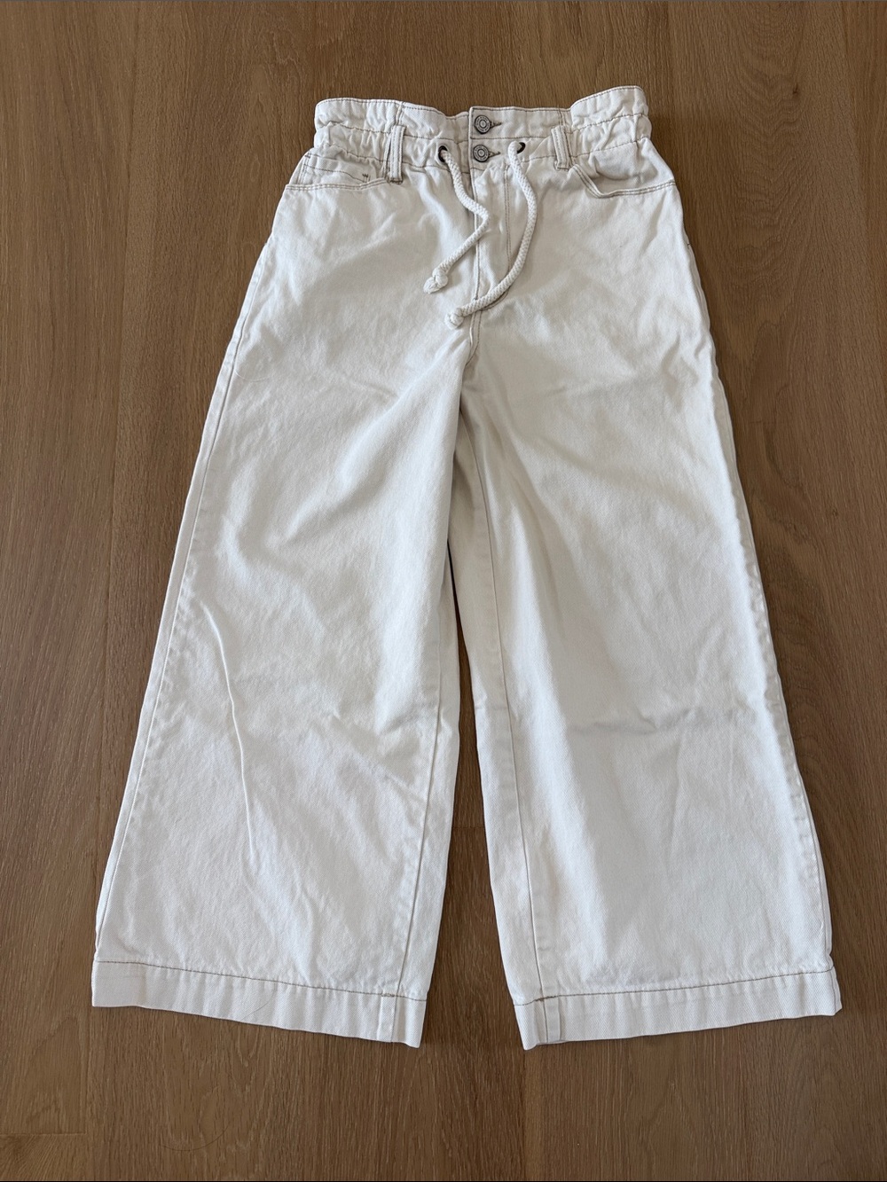 Kensie Cropped Wide-Leg Jeans - White